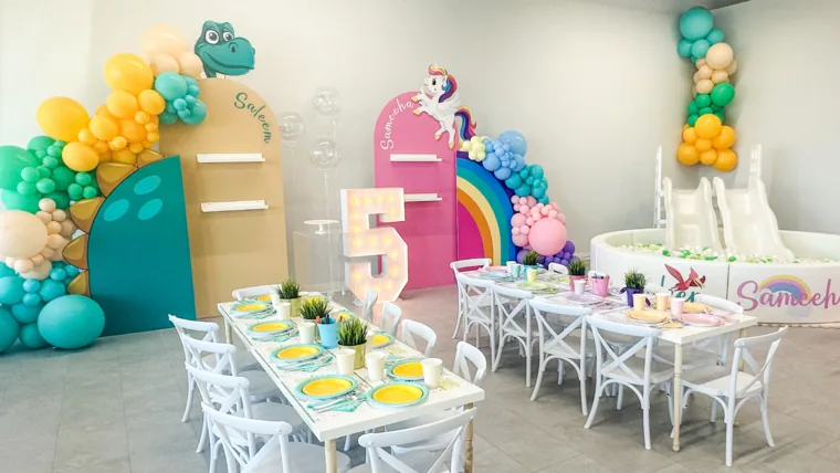 Party table setup